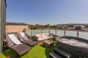 Luxury Penthouse Apartment With Hot Tub